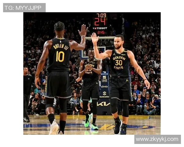 勇士与马刺近期对决分析及比赛亮点回顾